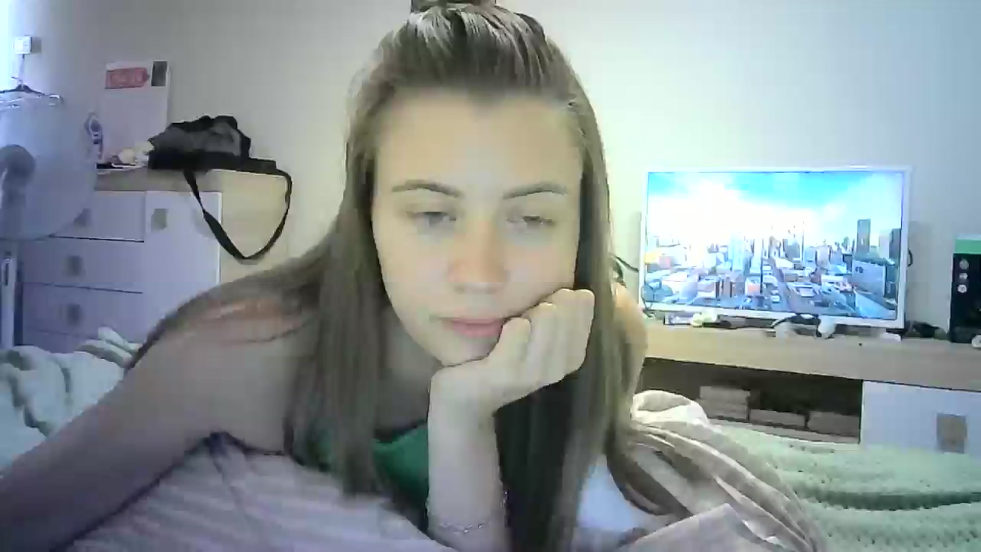 Gallery image thumbnail from Sulfate0's myfreecams stream on, 07/15/2024, 10:23 image 5 of 20