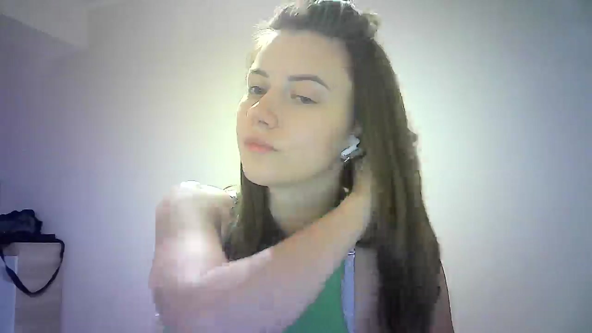 Gallery image thumbnail from Sulfate0's myfreecams stream on, 07/15/2024, 10:23 image 14 of 20