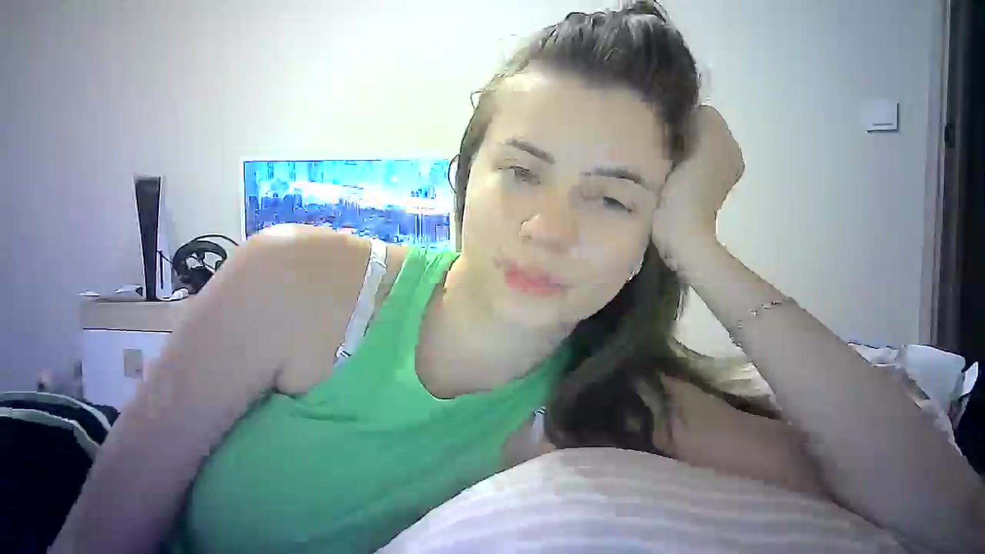 Gallery image thumbnail from Sulfate0's myfreecams stream on, 07/15/2024, 10:23 image 16 of 20