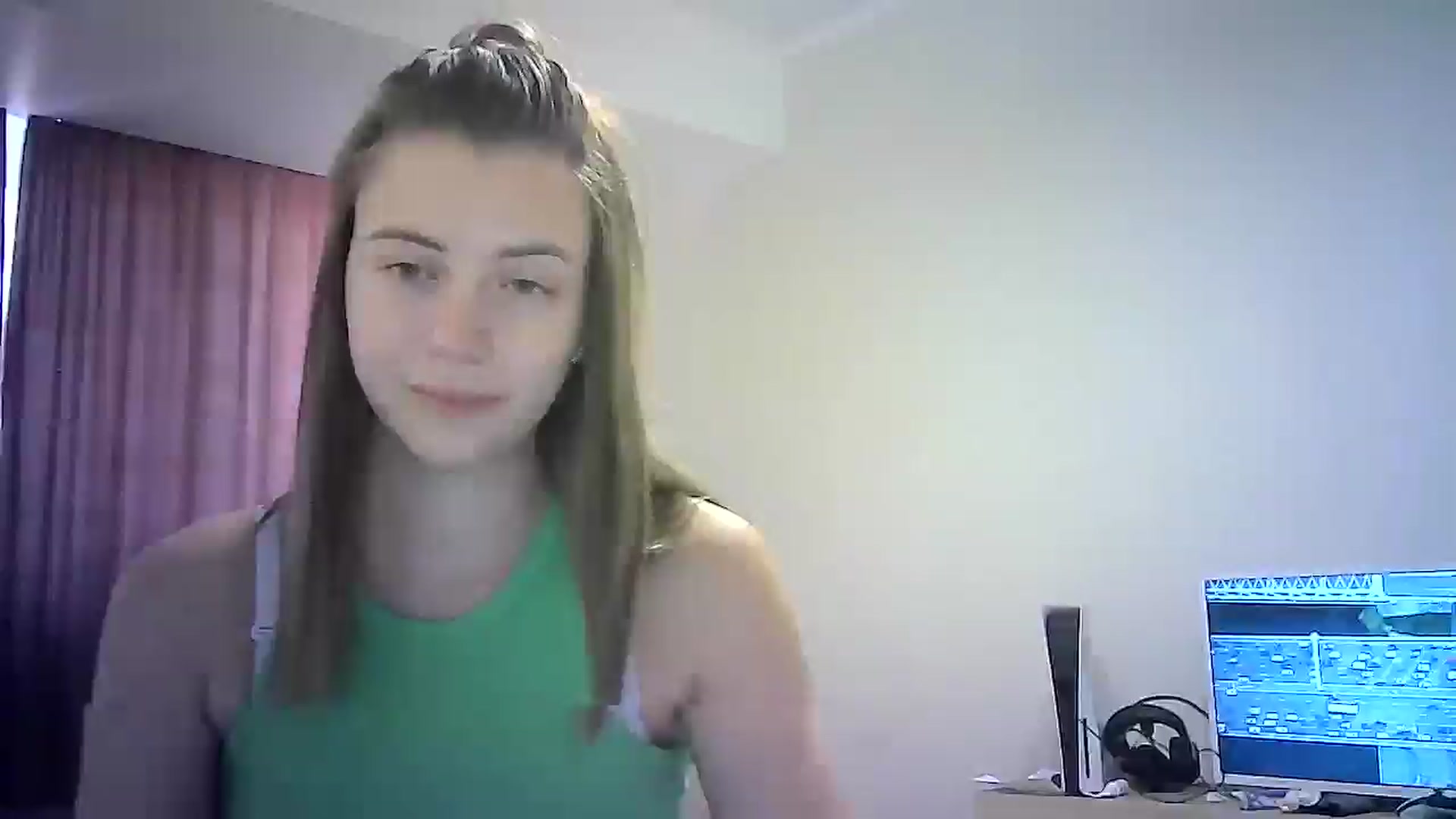 Gallery image thumbnail from Sulfate0's myfreecams stream on, 07/15/2024, 10:23 image 10 of 20