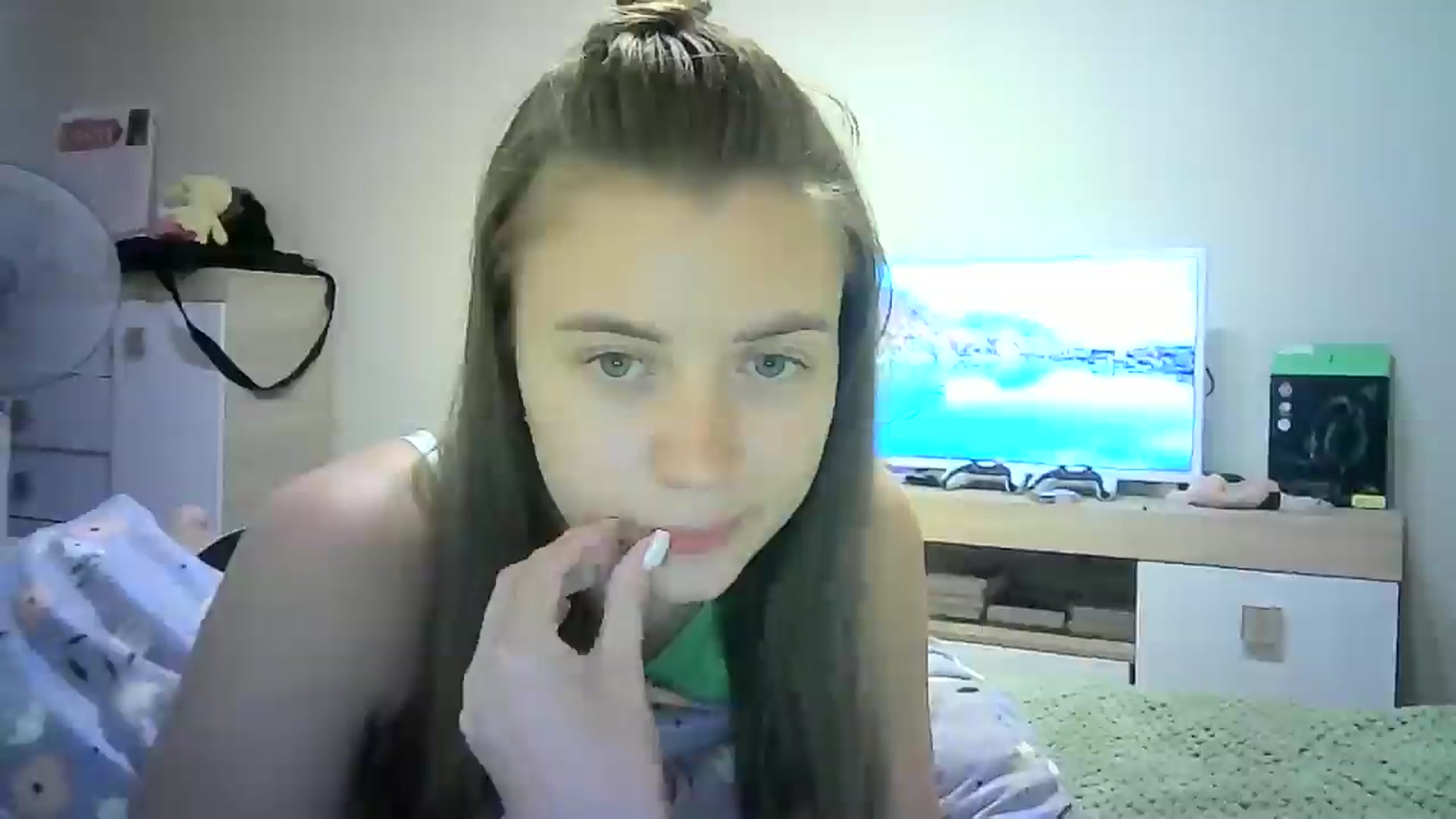Gallery image thumbnail from Sulfate0's myfreecams stream on, 07/18/2024, 08:28 image 9 of 20