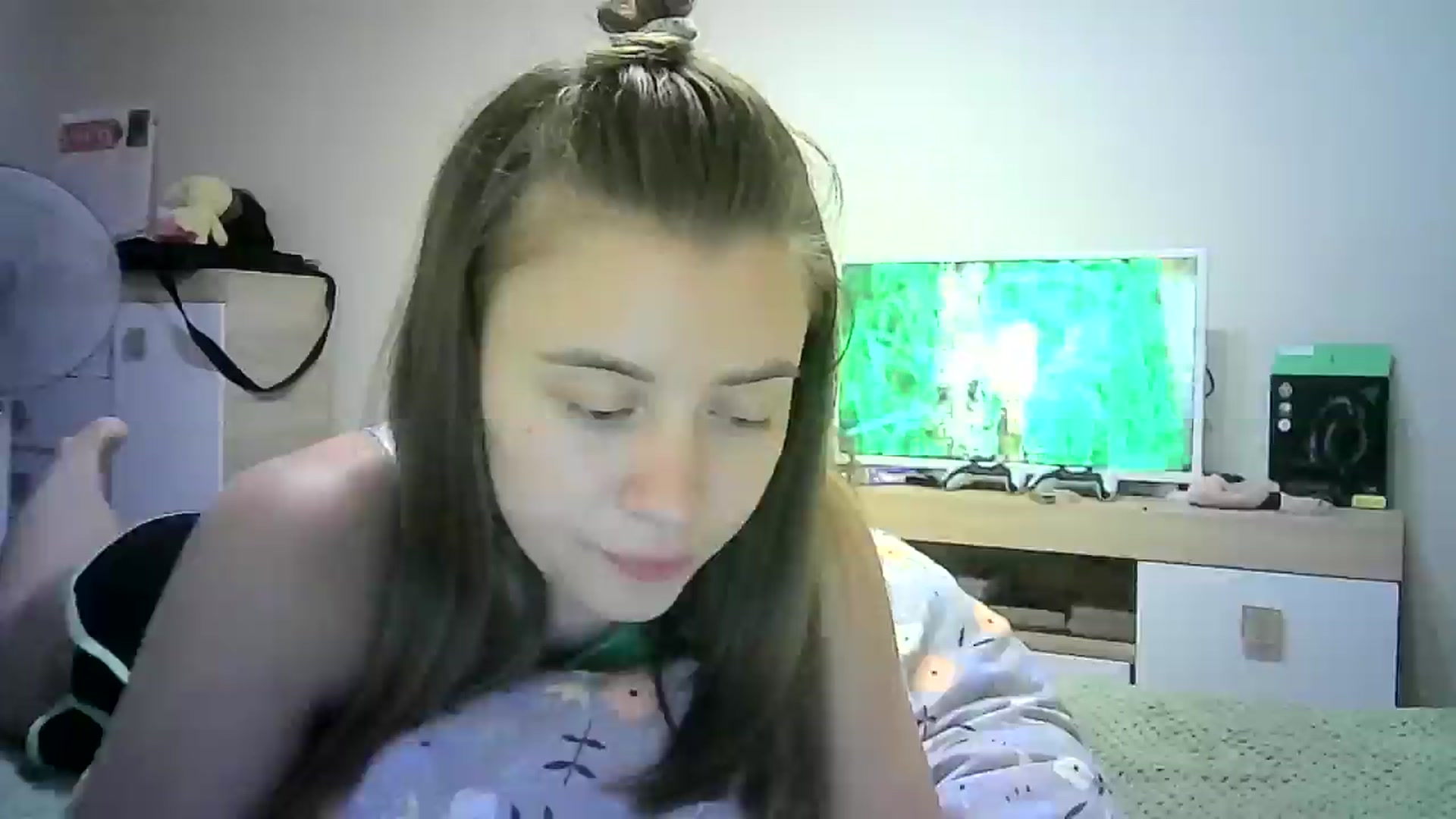 Gallery image thumbnail from Sulfate0's myfreecams stream on, 07/18/2024, 08:28 image 16 of 20