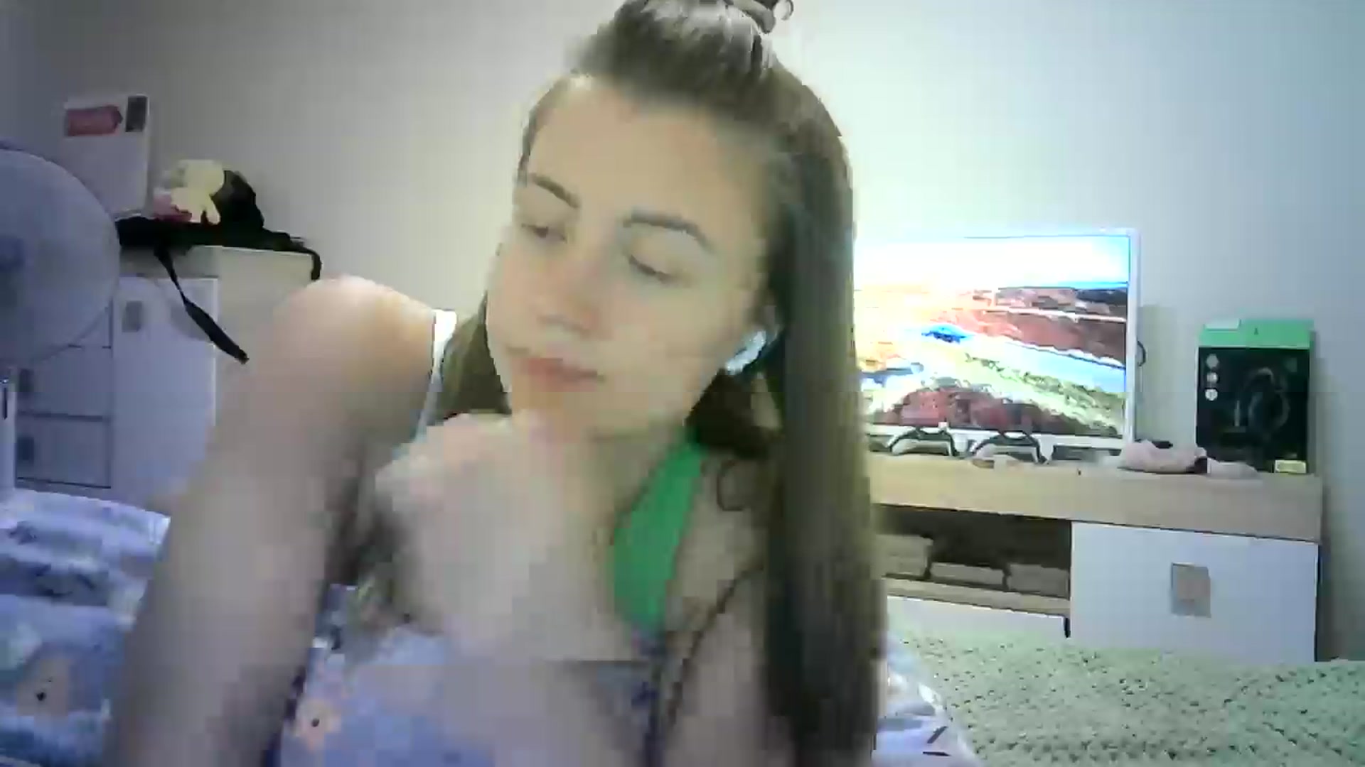 Gallery image thumbnail from Sulfate0's myfreecams stream on, 07/18/2024, 08:28 image 6 of 20