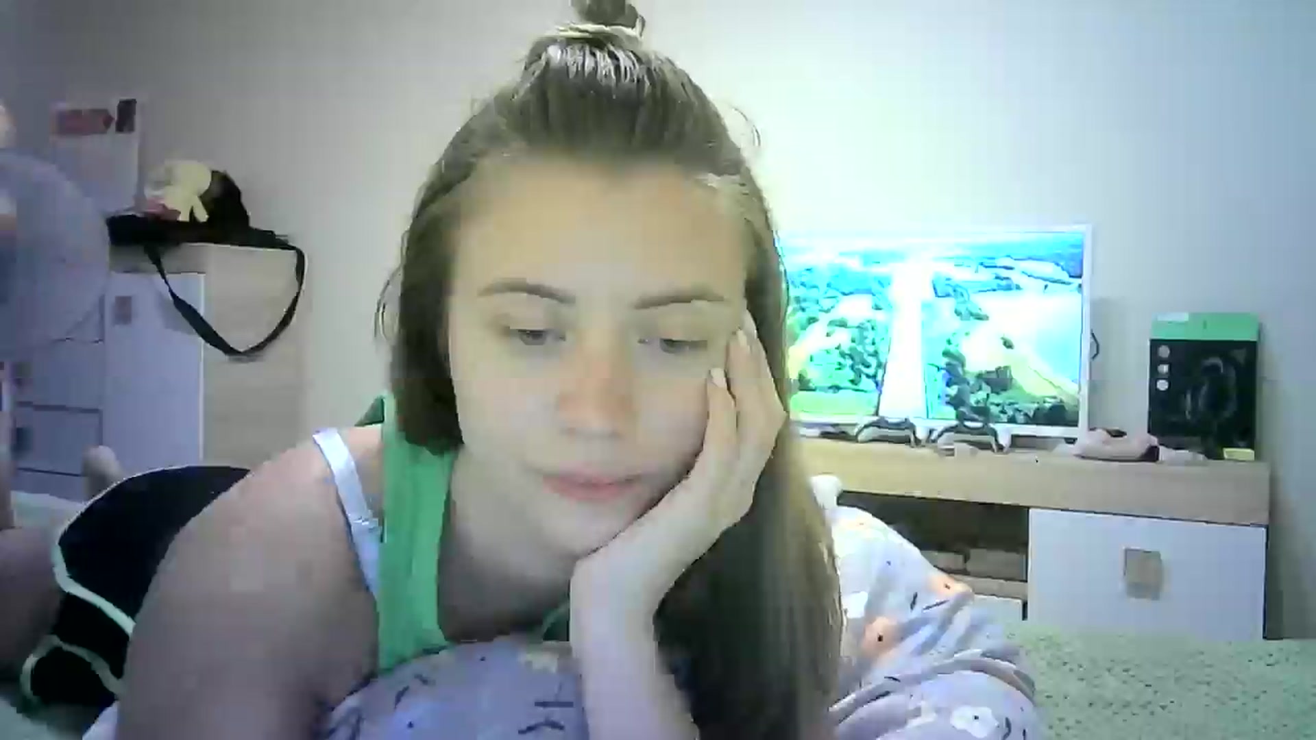 Gallery image thumbnail from Sulfate0's myfreecams stream on, 07/18/2024, 08:28 image 11 of 20