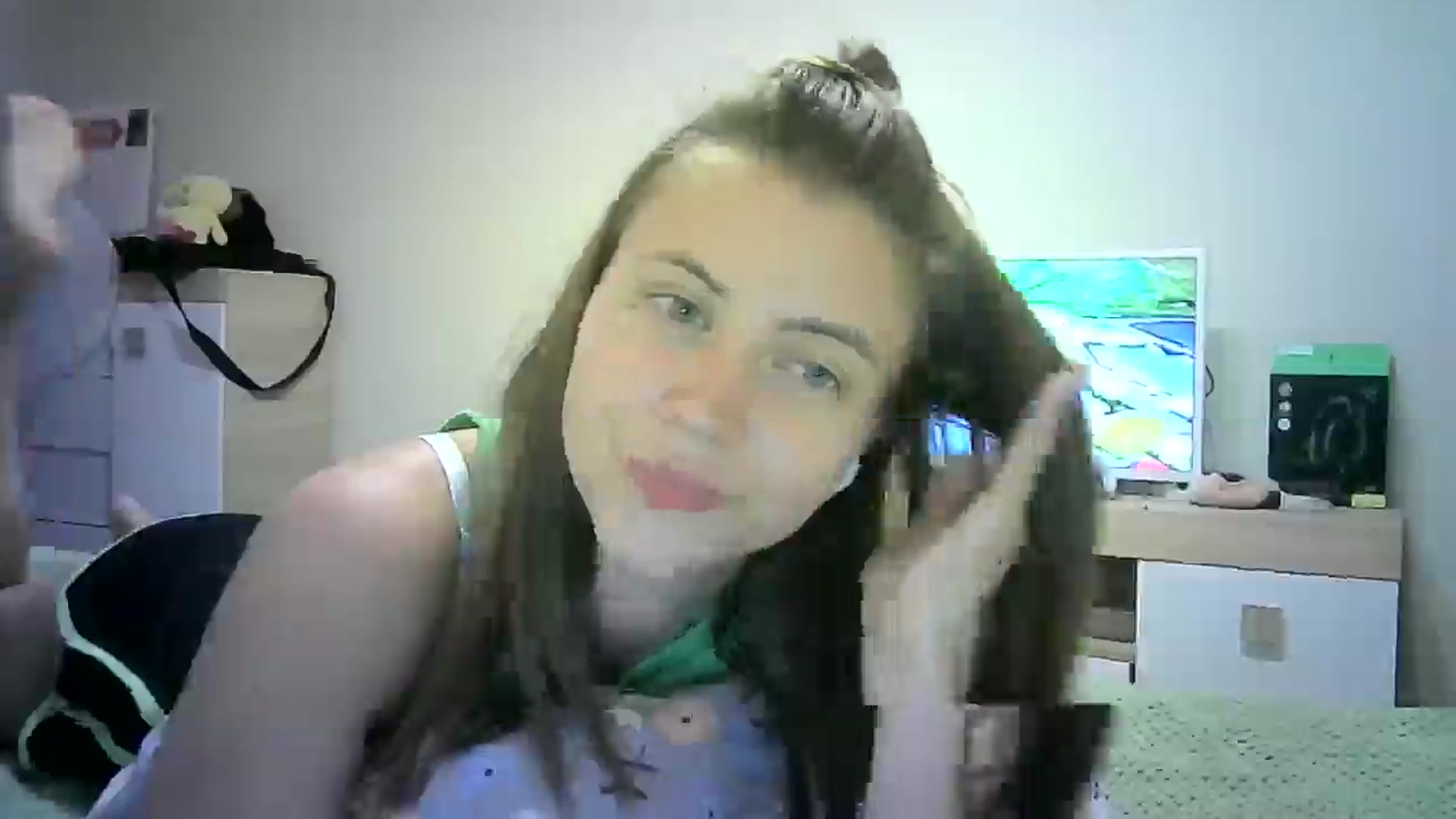 Gallery image thumbnail from Sulfate0's myfreecams stream on, 07/18/2024, 08:28 image 13 of 20