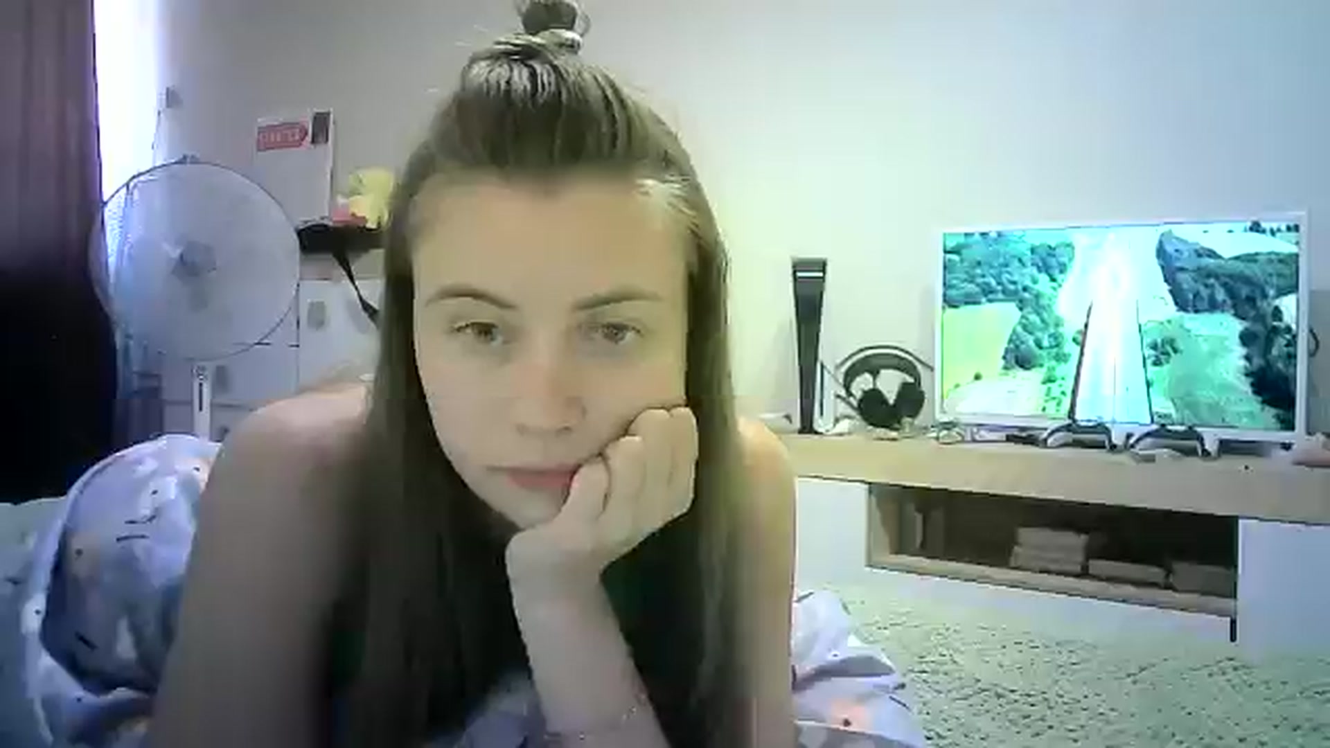 Gallery image thumbnail from Sulfate0's myfreecams stream on, 07/18/2024, 08:51 image 11 of 20