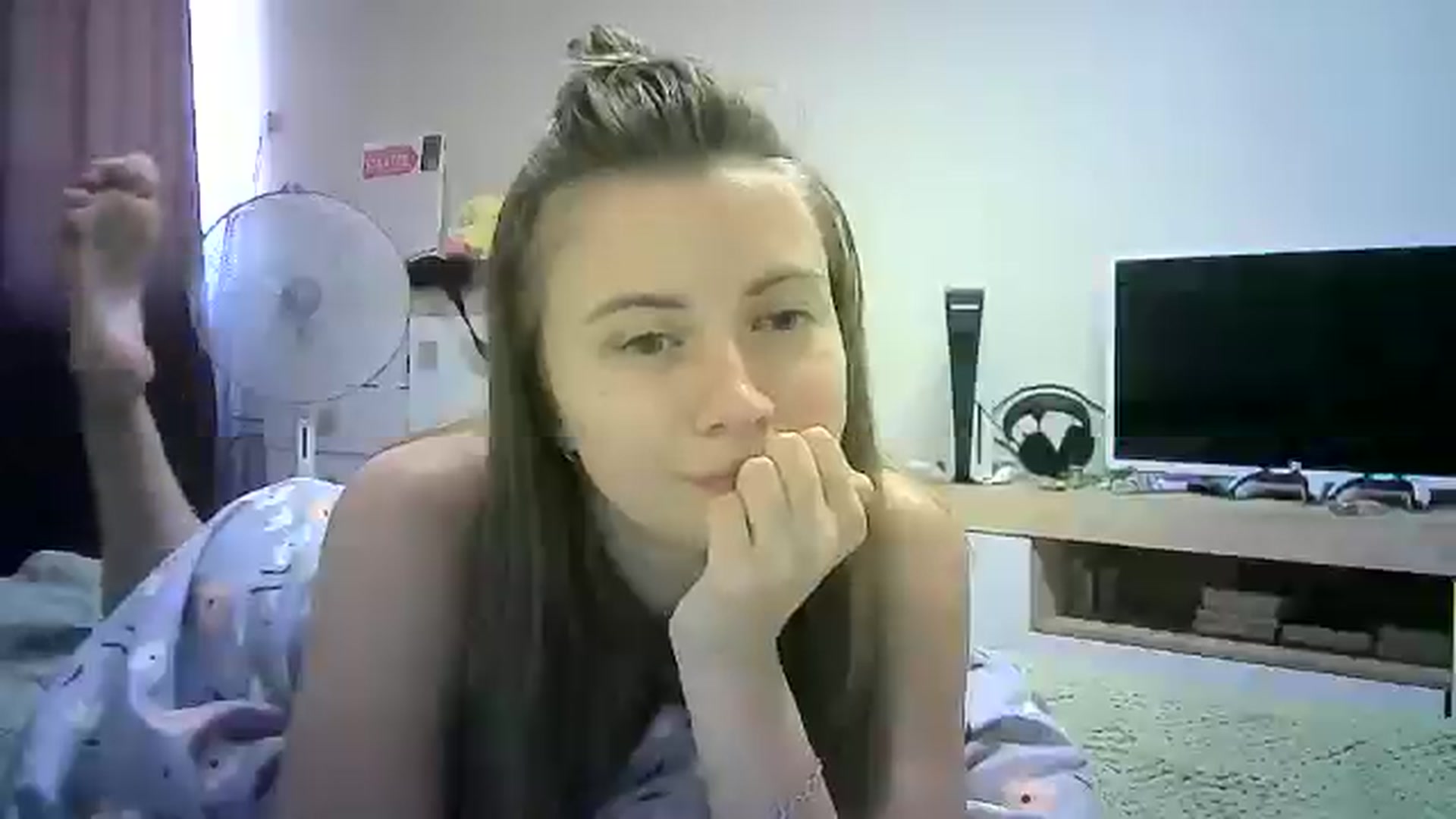 Gallery image thumbnail from Sulfate0's myfreecams stream on, 07/18/2024, 08:51 image 17 of 20