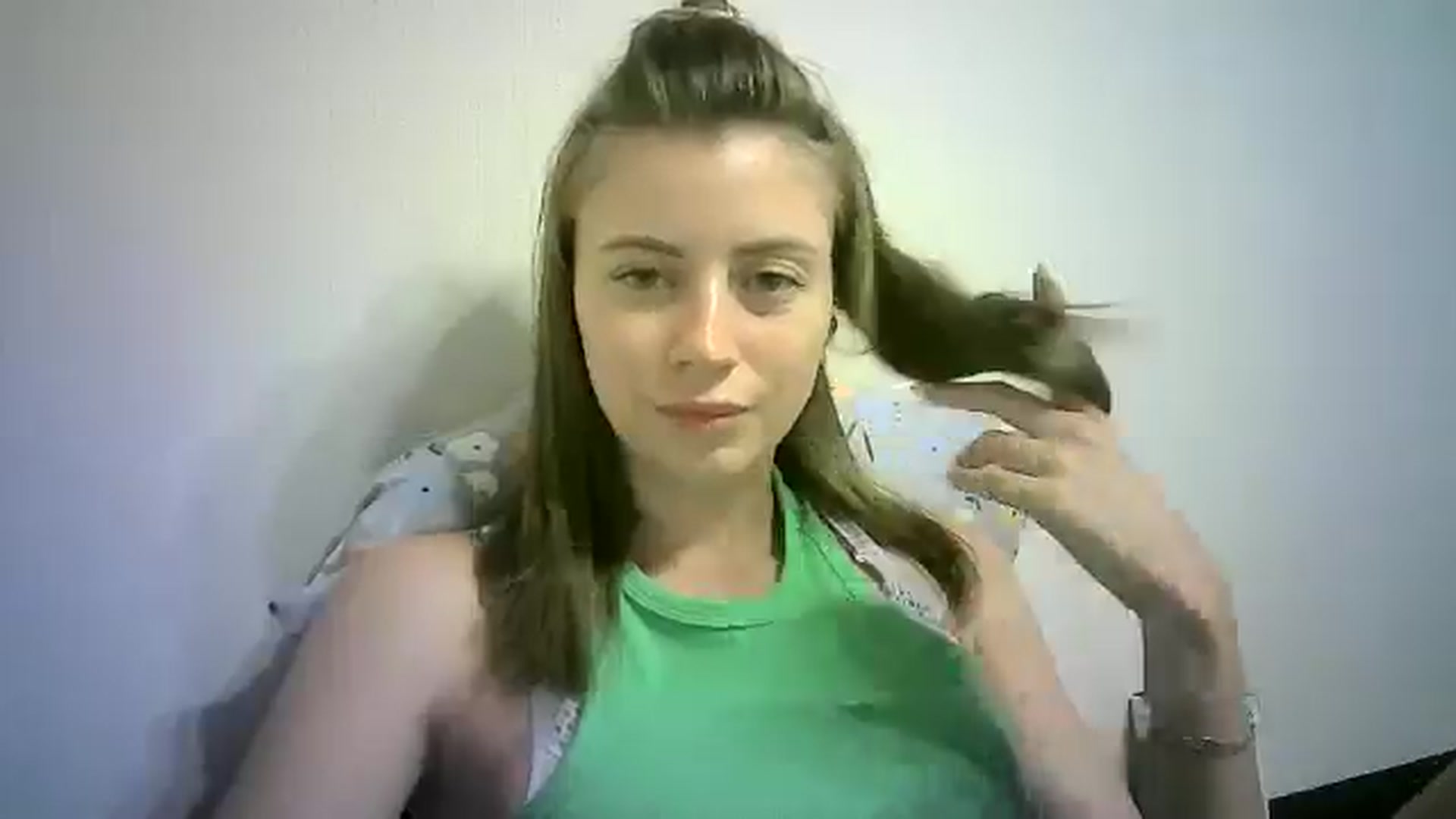 Gallery image thumbnail from Sulfate0's myfreecams stream on, 07/18/2024, 10:56 image 10 of 20
