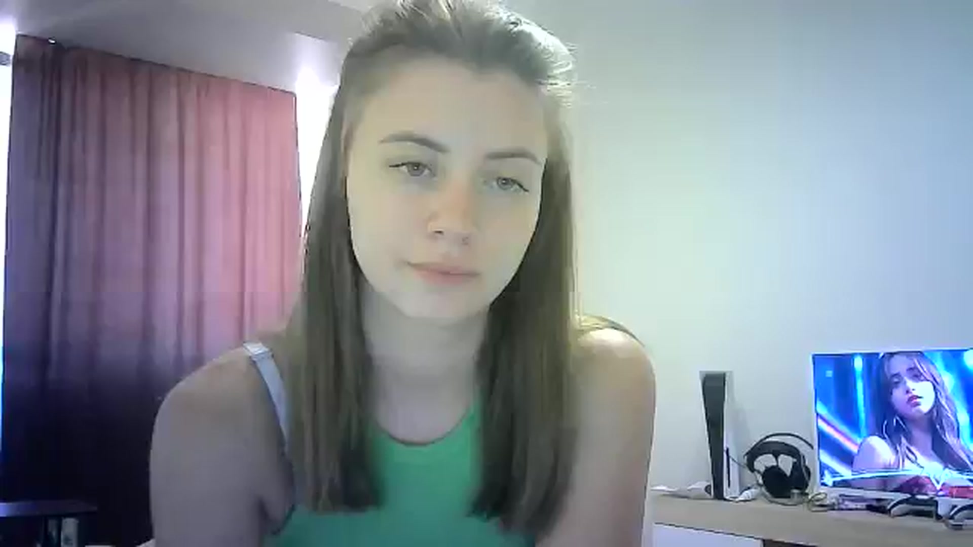 Gallery image thumbnail from Sulfate0's myfreecams stream on, 07/19/2024, 09:34 image 6 of 20
