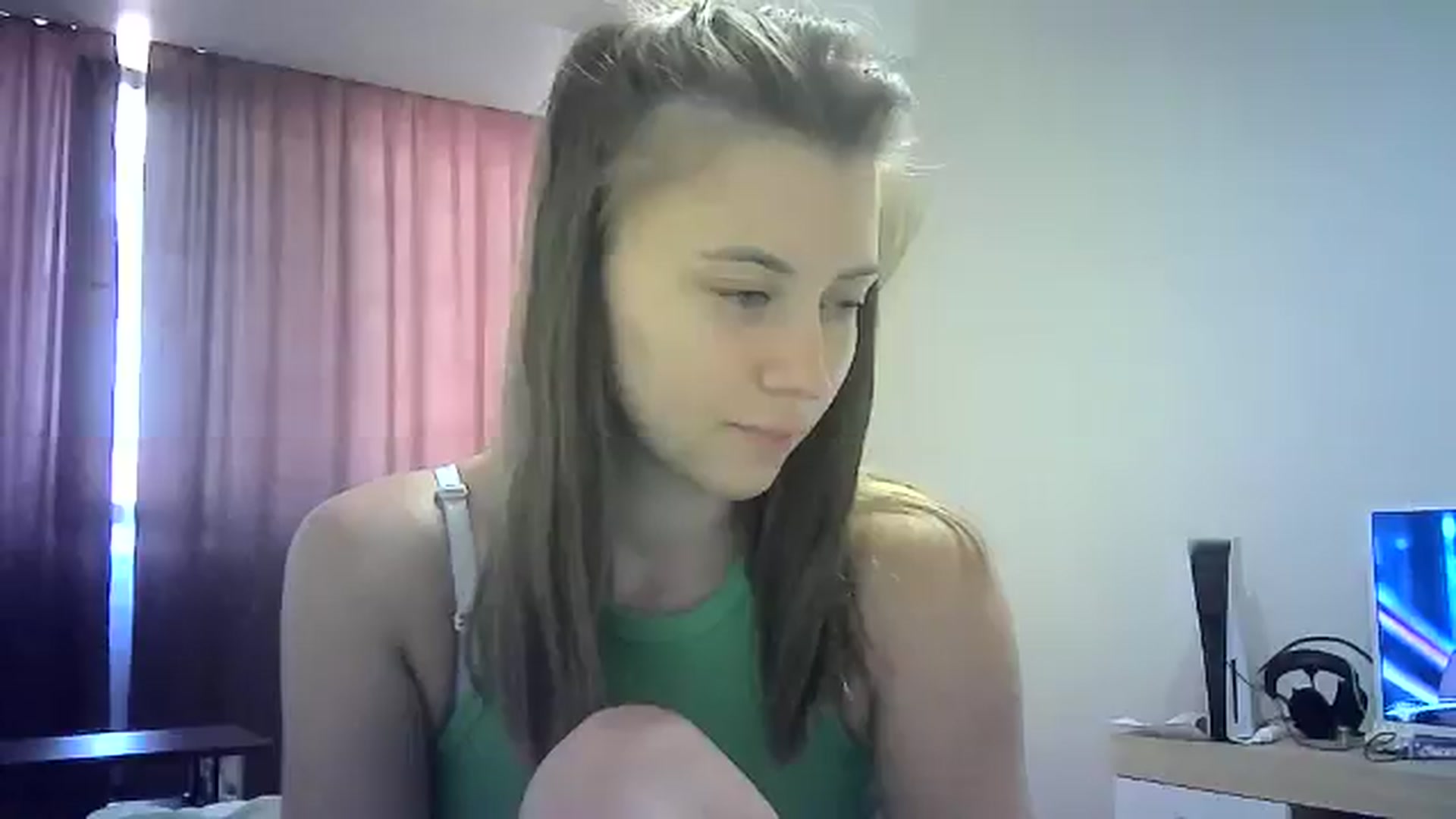 Gallery image thumbnail from Sulfate0's myfreecams stream on, 07/19/2024, 11:49 image 13 of 20