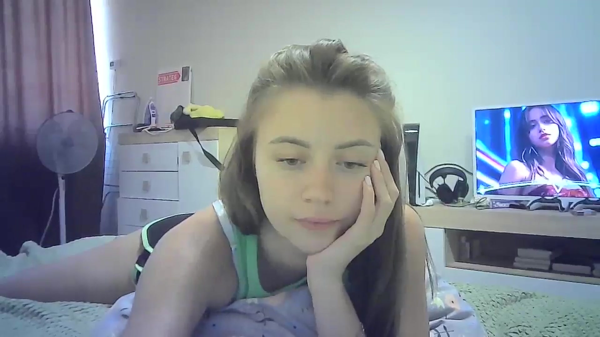 Gallery image thumbnail from Sulfate0's myfreecams stream on, 07/19/2024, 12:08 image 16 of 20