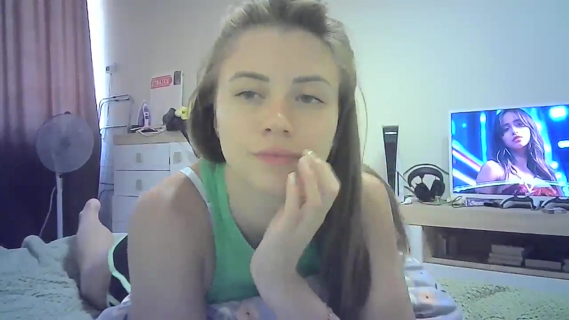 Gallery image thumbnail from Sulfate0's myfreecams stream on, 07/19/2024, 12:08 image 2 of 20