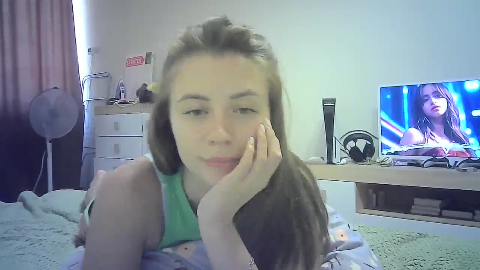 Gallery image thumbnail from Sulfate0's myfreecams stream on, 07/19/2024, 12:08 image 11 of 20