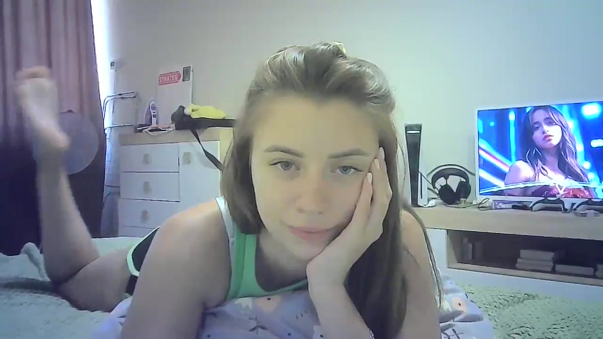 Gallery image thumbnail from Sulfate0's myfreecams stream on, 07/19/2024, 12:08 image 15 of 20