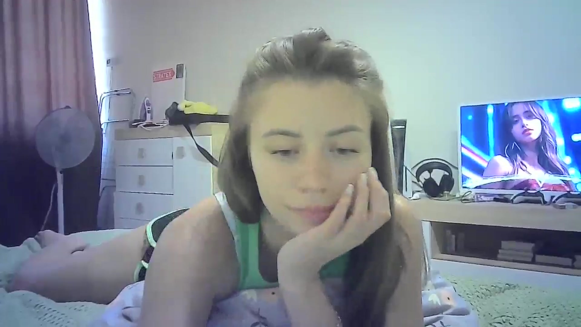 Gallery image thumbnail from Sulfate0's myfreecams stream on, 07/19/2024, 12:08 image 14 of 20