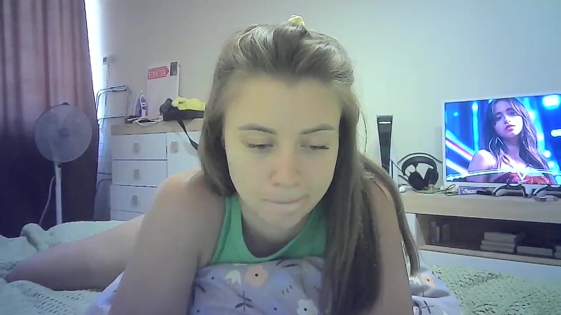 Gallery image thumbnail from Sulfate0's myfreecams stream on, 07/19/2024, 12:08 image 13 of 20