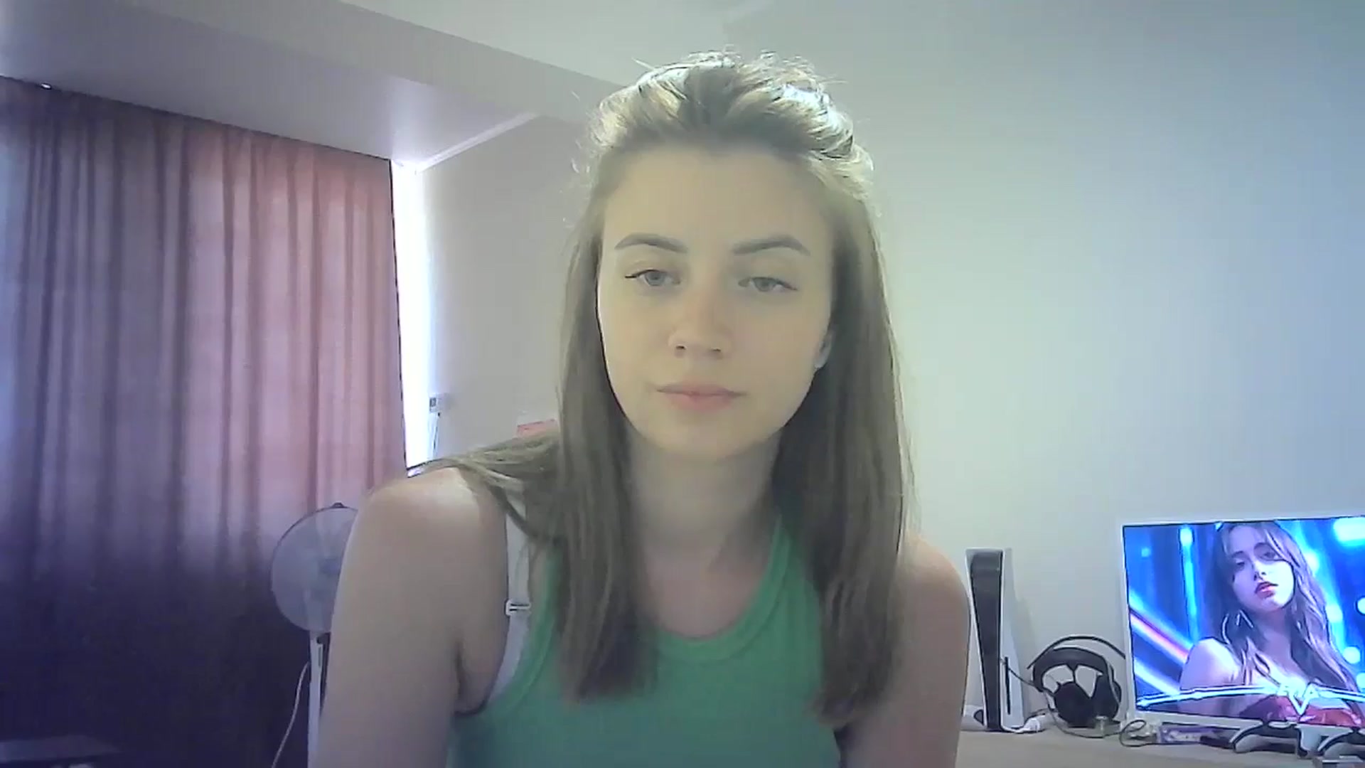 Gallery image thumbnail from Sulfate0's myfreecams stream on, 07/19/2024, 12:36 image 16 of 20
