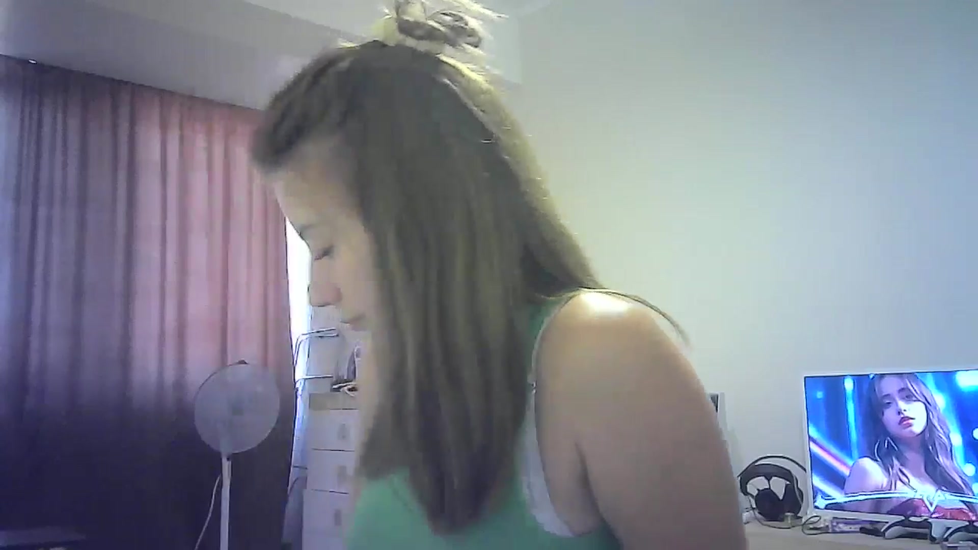 Gallery image thumbnail from Sulfate0's myfreecams stream on, 07/19/2024, 12:36 image 19 of 20