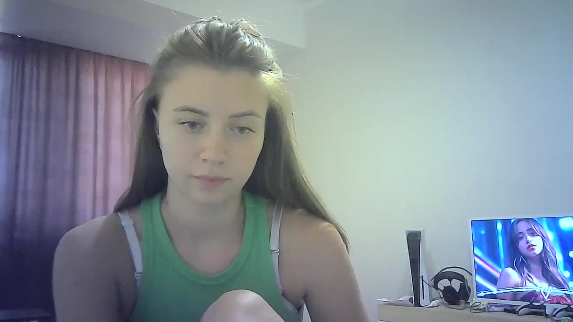 Gallery image thumbnail from Sulfate0's myfreecams stream on, 07/19/2024, 12:36 image 12 of 20