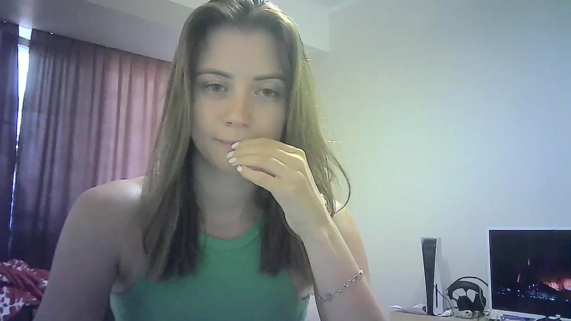 Gallery image thumbnail from Sulfate0's myfreecams stream on, 07/20/2024, 13:53 image 7 of 20
