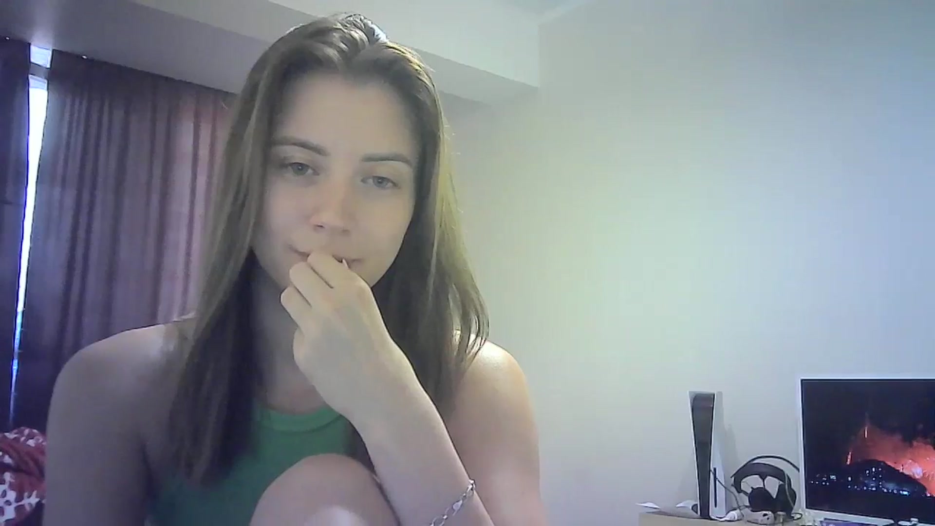 Gallery image thumbnail from Sulfate0's myfreecams stream on, 07/20/2024, 13:53 image 13 of 20