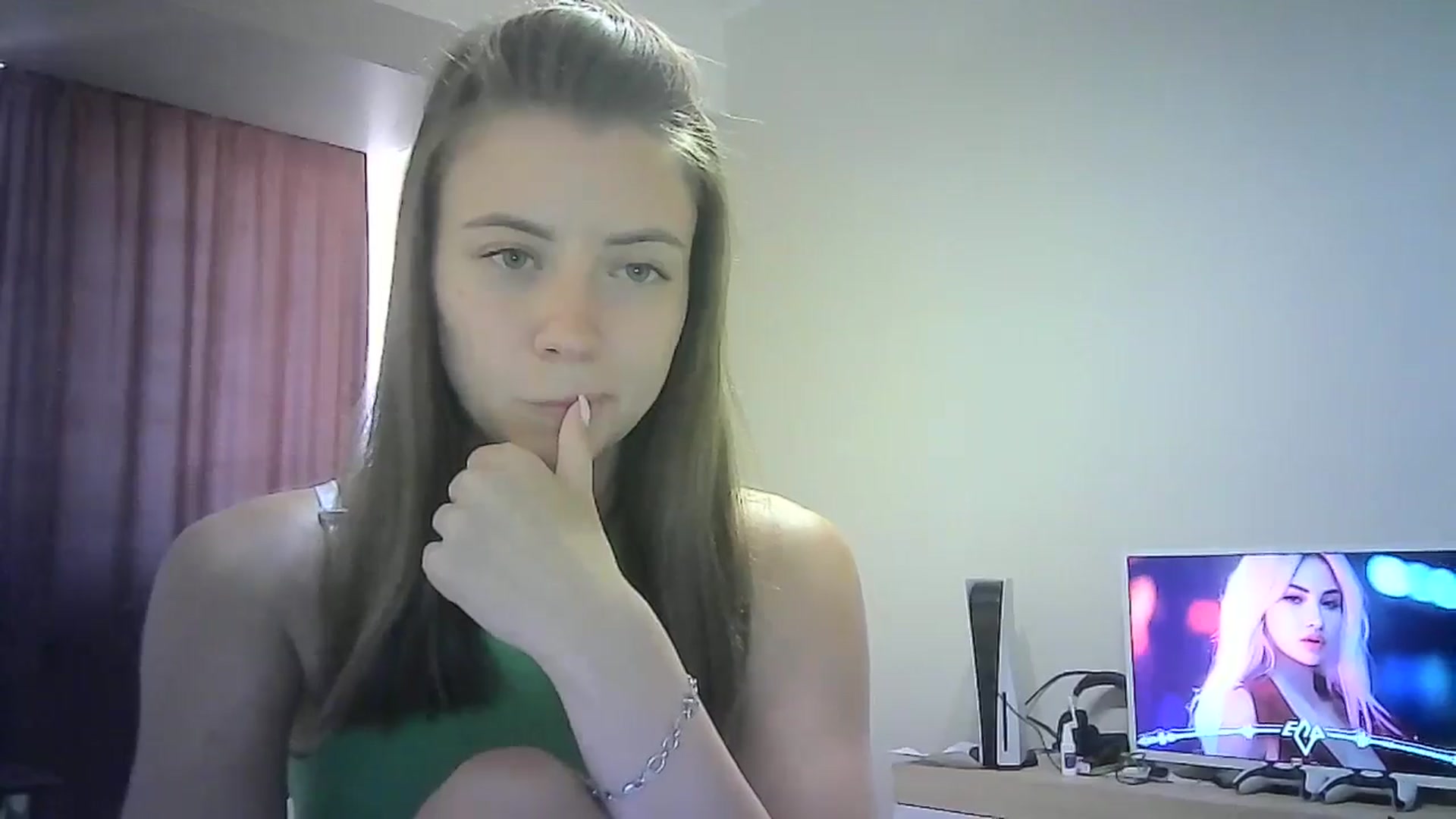 Gallery image thumbnail from Sulfate0's myfreecams stream on, 07/22/2024, 09:17 image 8 of 20