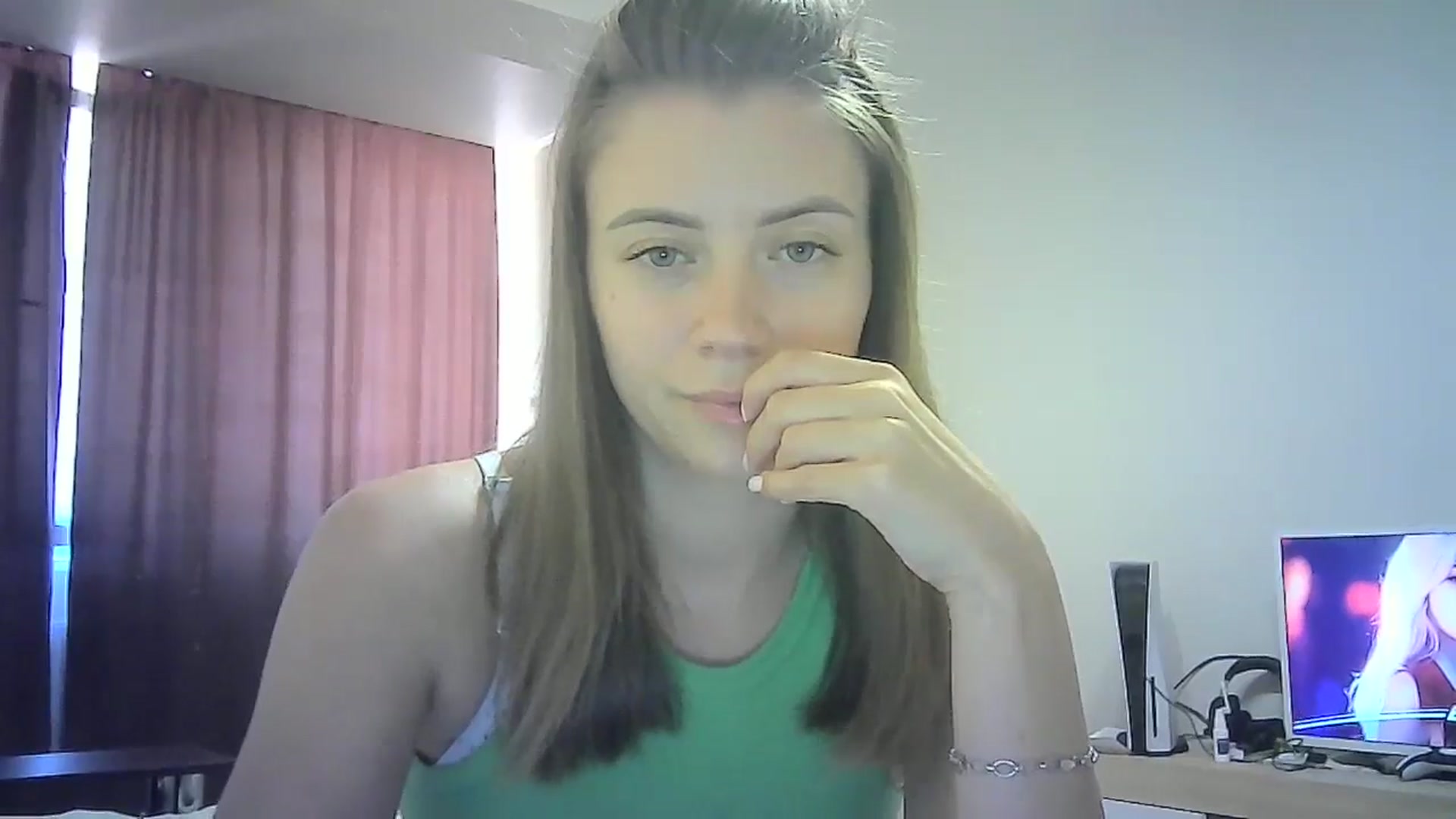 Gallery image thumbnail from Sulfate0's myfreecams stream on, 07/22/2024, 09:52 image 16 of 20