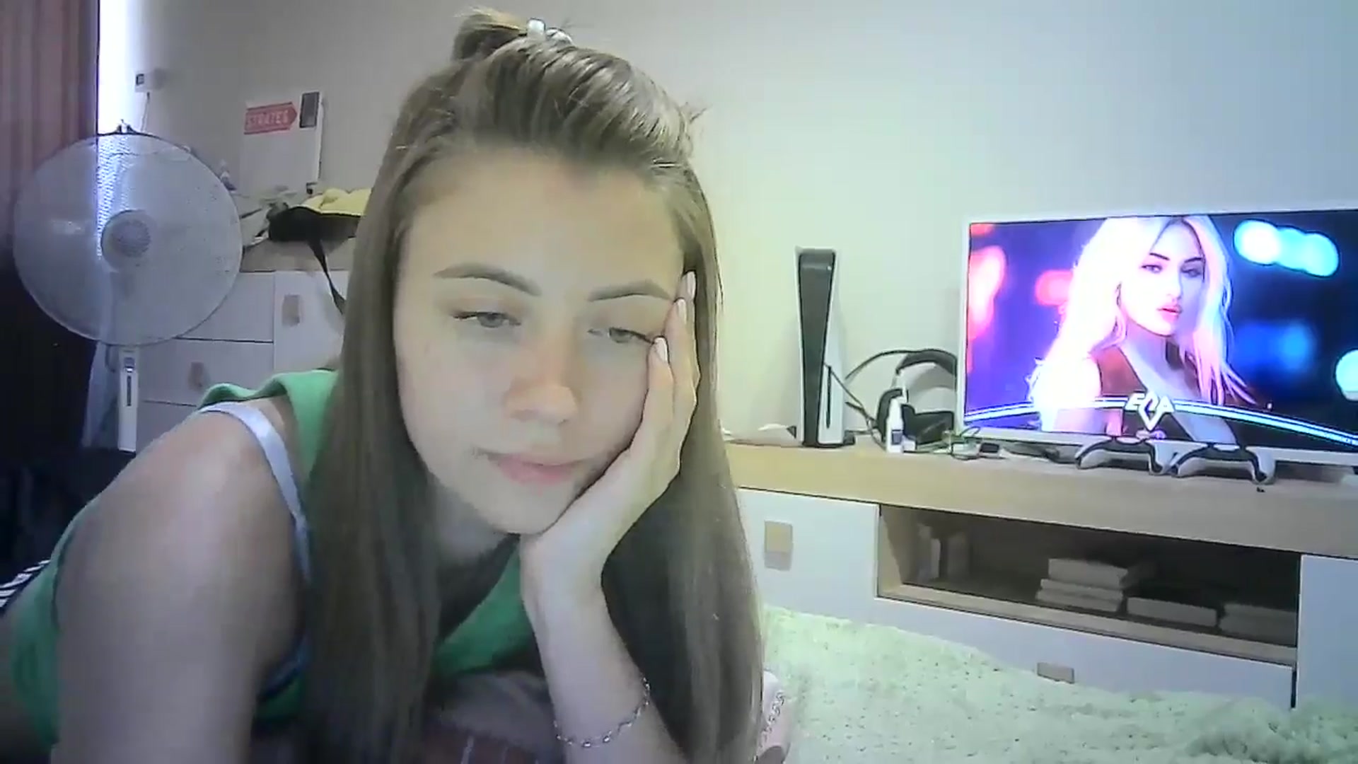Gallery image thumbnail from Sulfate0's myfreecams stream on, 07/22/2024, 10:25 image 15 of 20