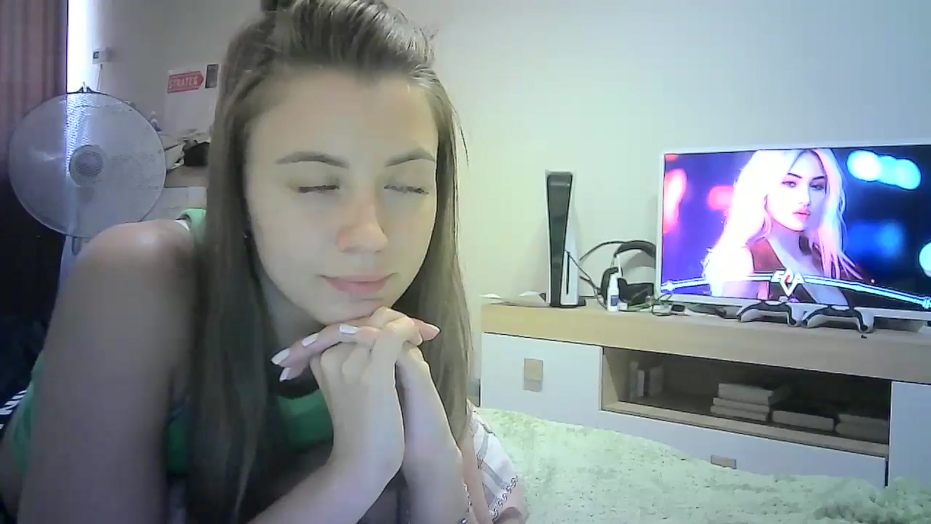 Gallery image thumbnail from Sulfate0's myfreecams stream on, 07/22/2024, 10:25 image 13 of 20
