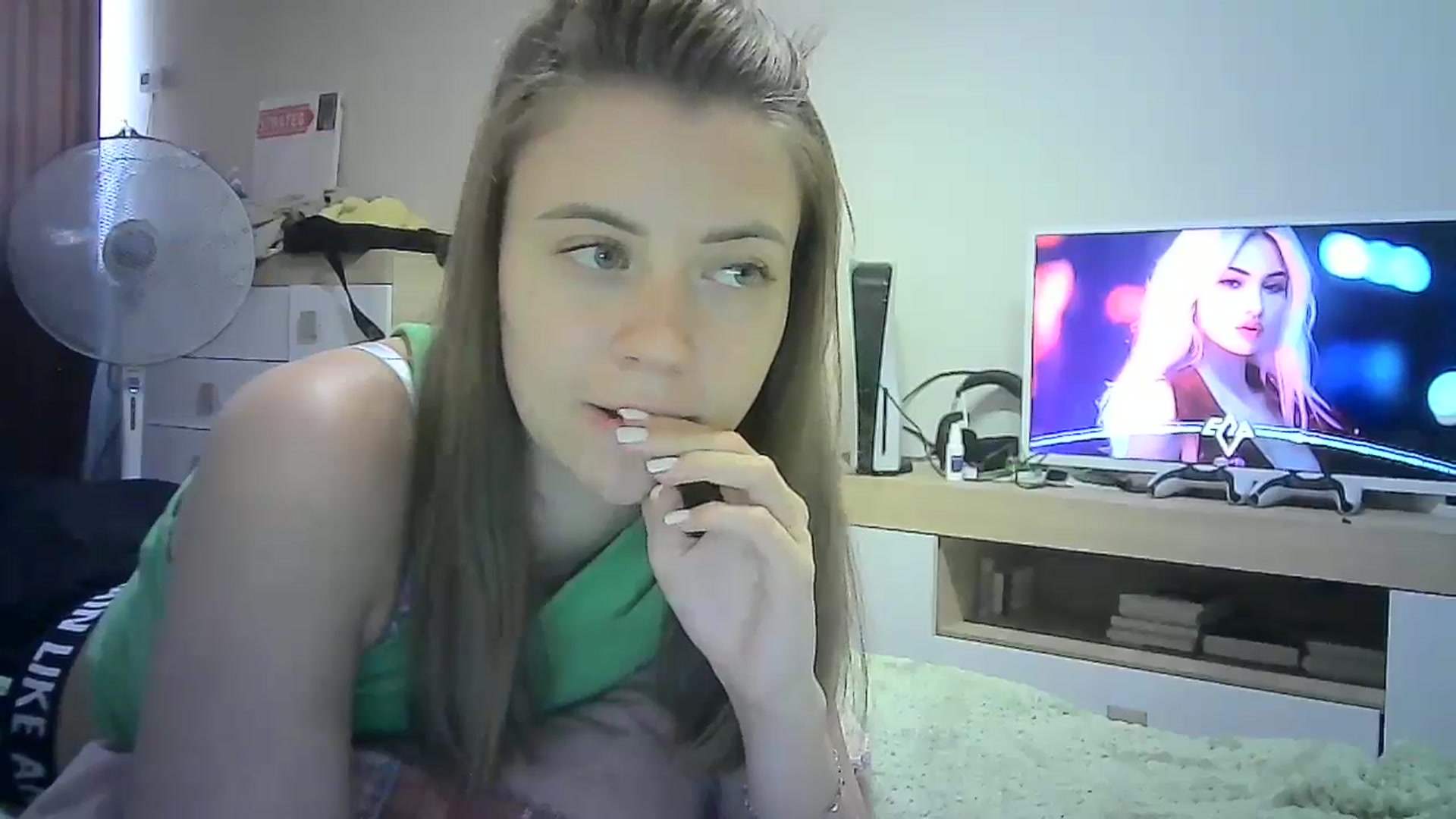 Gallery image thumbnail from Sulfate0's myfreecams stream on, 07/22/2024, 10:25 image 8 of 20