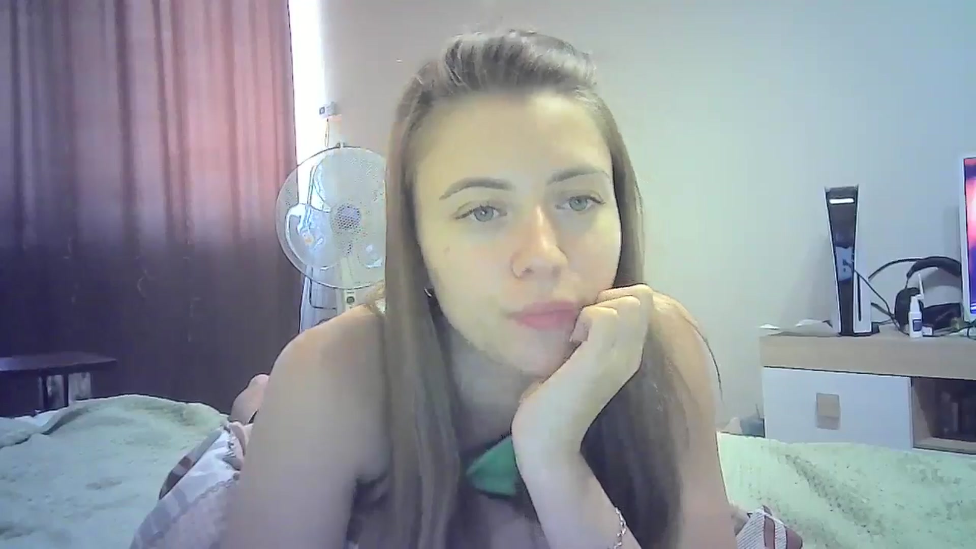 Gallery image thumbnail from Sulfate0's myfreecams stream on, 07/22/2024, 11:08 image 4 of 20