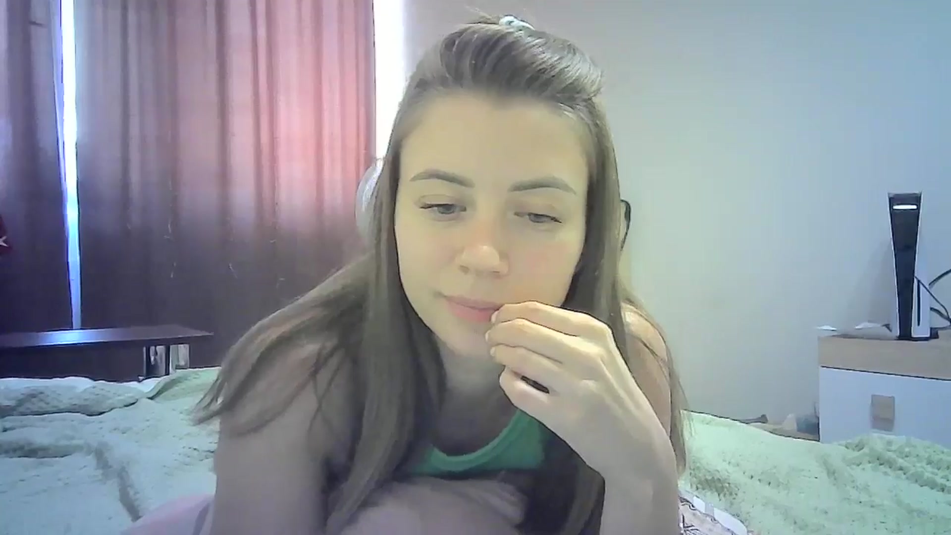 Gallery image thumbnail from Sulfate0's myfreecams stream on, 07/22/2024, 11:08 image 20 of 20