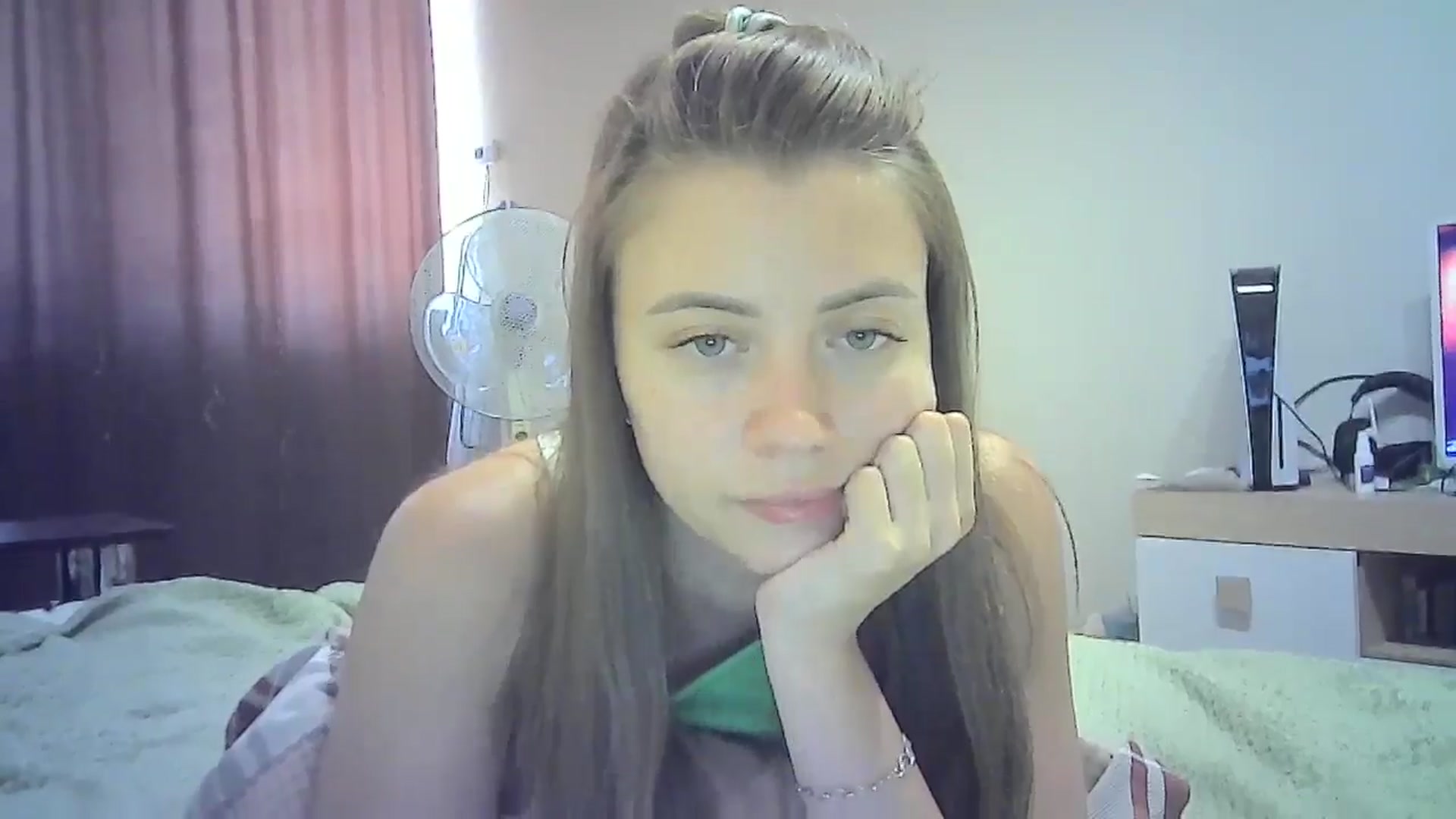 Gallery image thumbnail from Sulfate0's myfreecams stream on, 07/22/2024, 11:08 image 2 of 20