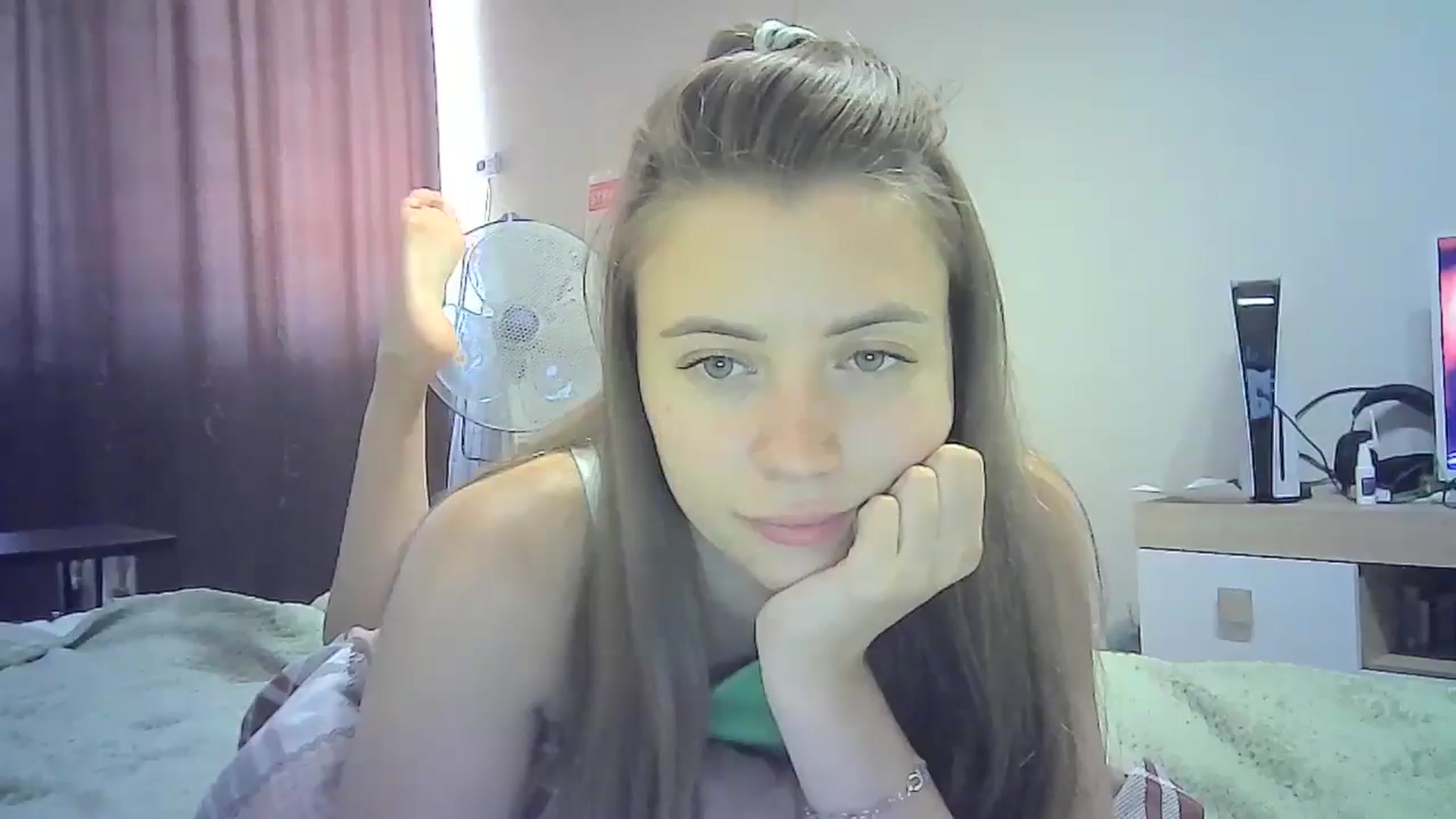 Gallery image thumbnail from Sulfate0's myfreecams stream on, 07/22/2024, 11:08 image 1 of 20