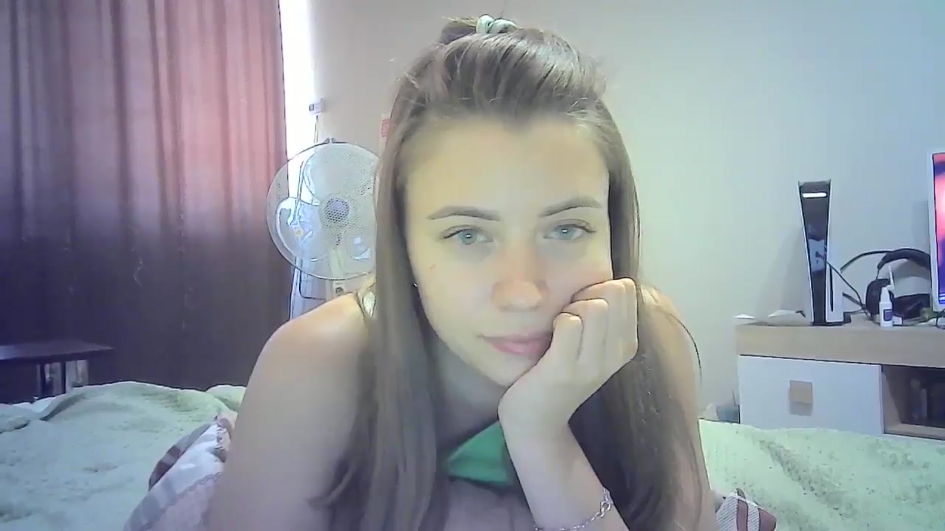 Gallery image thumbnail from Sulfate0's myfreecams stream on, 07/22/2024, 11:08 image 3 of 20