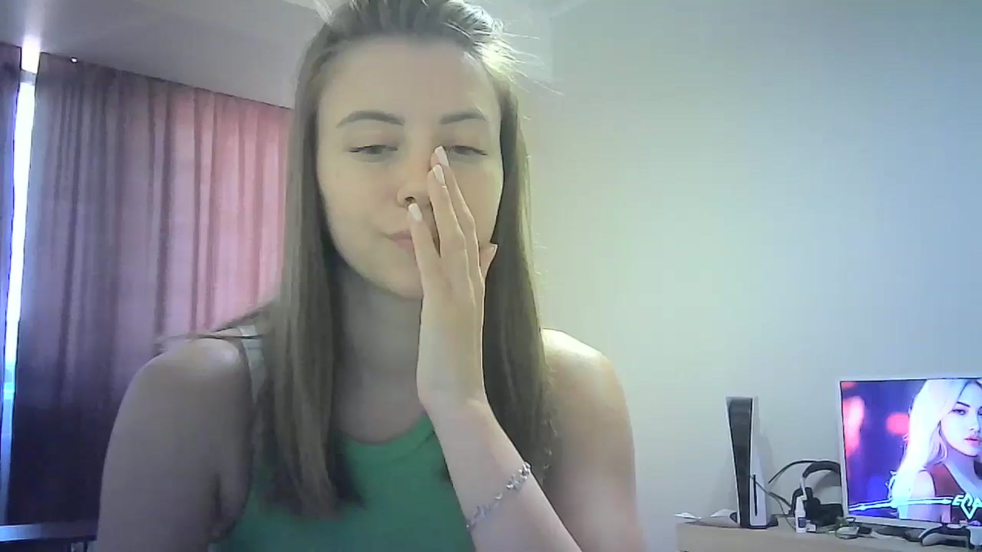 Gallery image thumbnail from Sulfate0's myfreecams stream on, 07/22/2024, 11:37 image 8 of 20