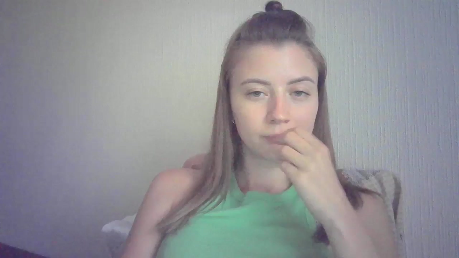 Gallery image thumbnail from Sulfate0's myfreecams stream on, 07/22/2024, 13:12 image 7 of 20