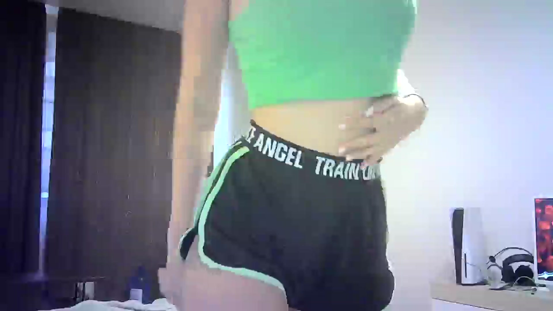 Gallery image thumbnail from Sulfate0's myfreecams stream on, 07/25/2024, 12:26 image 15 of 20