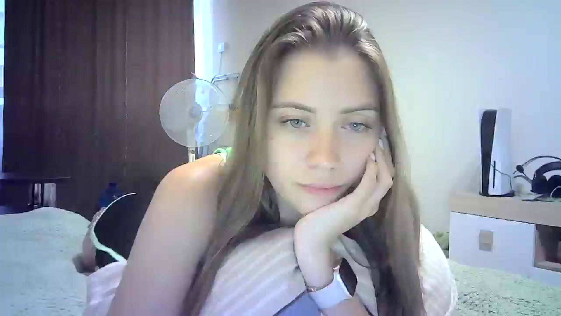 Gallery image thumbnail from Sulfate0's myfreecams stream on, 07/25/2024, 12:55 image 18 of 20