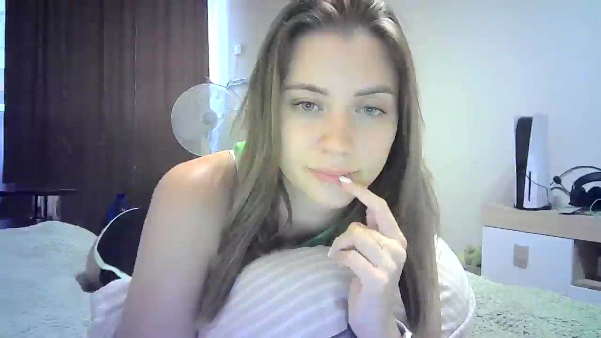 Gallery image thumbnail from Sulfate0's myfreecams stream on, 07/25/2024, 12:55 image 19 of 20