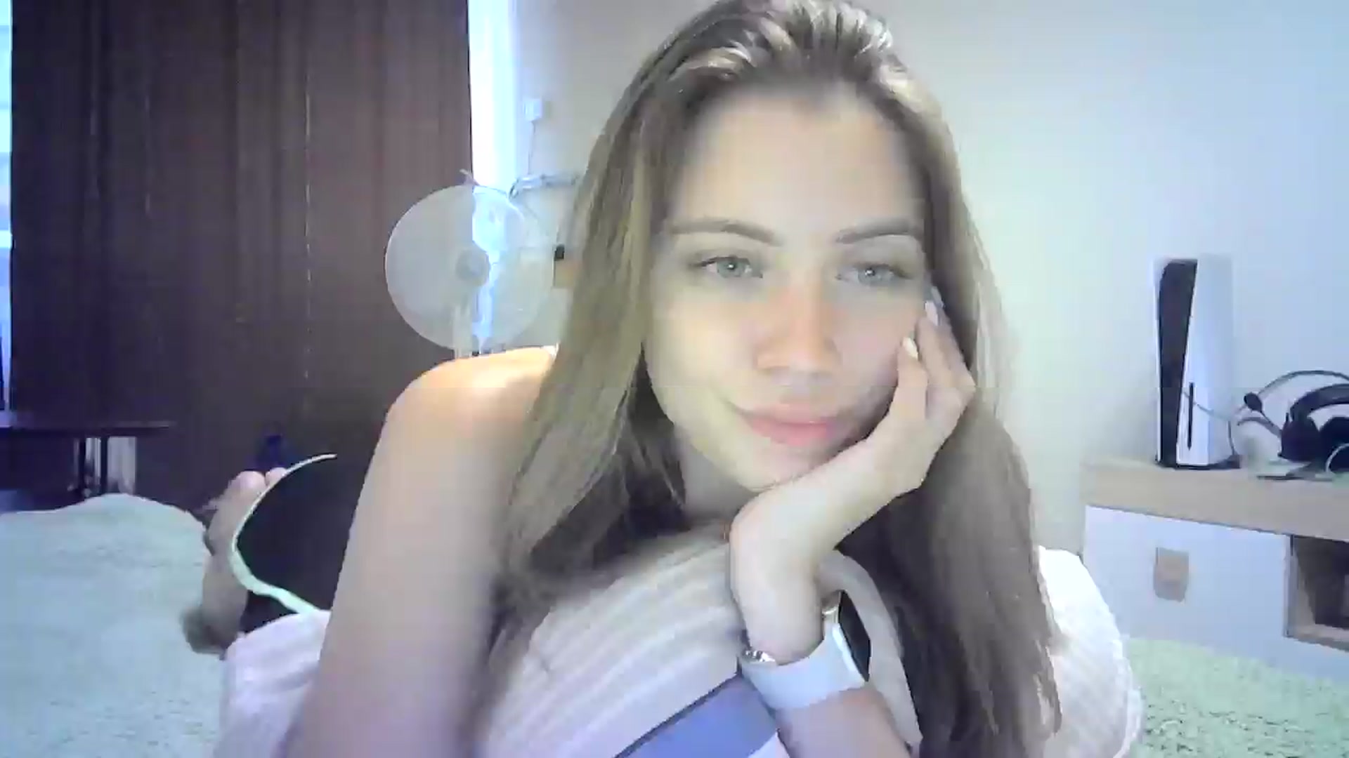 Gallery image thumbnail from Sulfate0's myfreecams stream on, 07/25/2024, 12:55 image 15 of 20