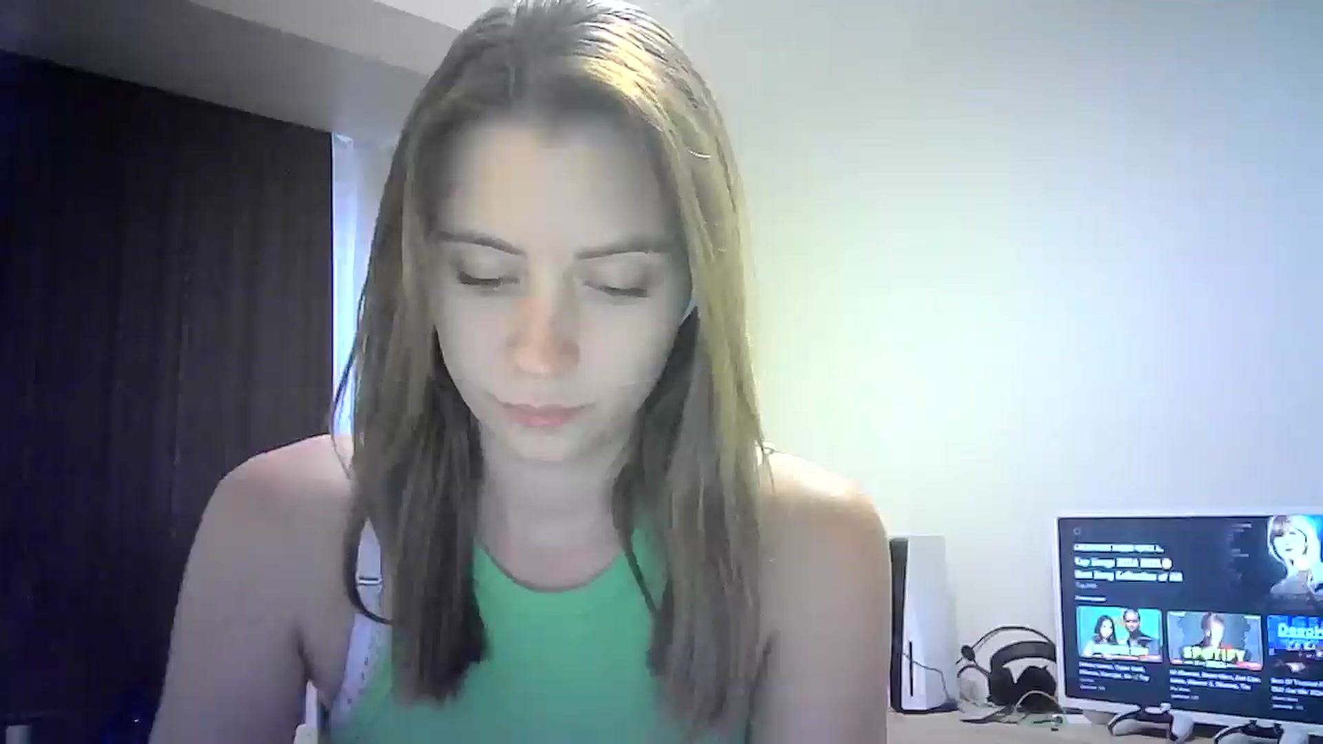 Gallery image thumbnail from Sulfate0's myfreecams stream on, 07/25/2024, 12:55 image 9 of 20