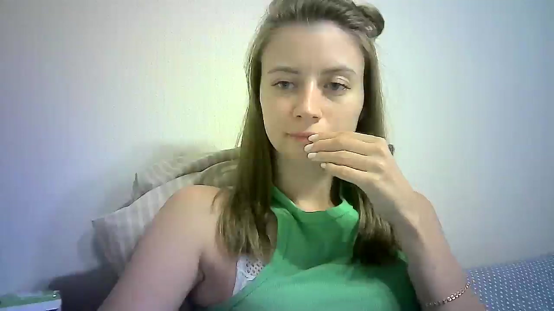 Gallery image thumbnail from Sulfate0's myfreecams stream on, 07/26/2024, 09:04 image 17 of 20