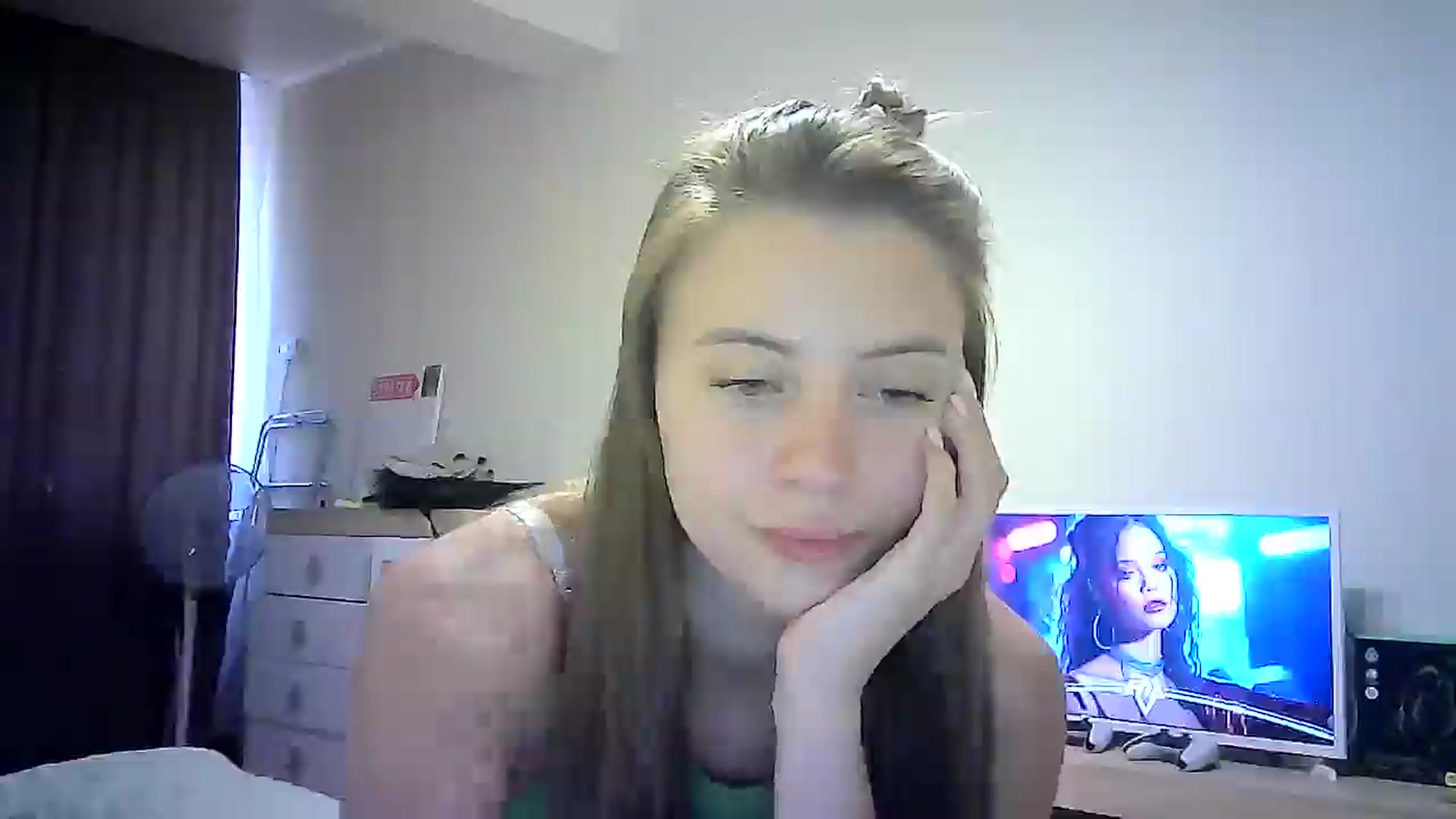 Gallery image thumbnail from Sulfate0's myfreecams stream on, 07/26/2024, 10:35 image 13 of 20