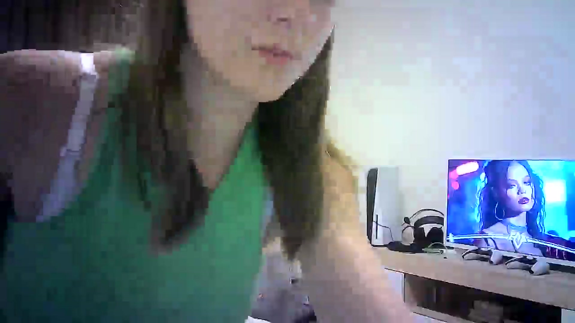 Gallery image thumbnail from Sulfate0's myfreecams stream on, 07/26/2024, 10:35 image 9 of 20