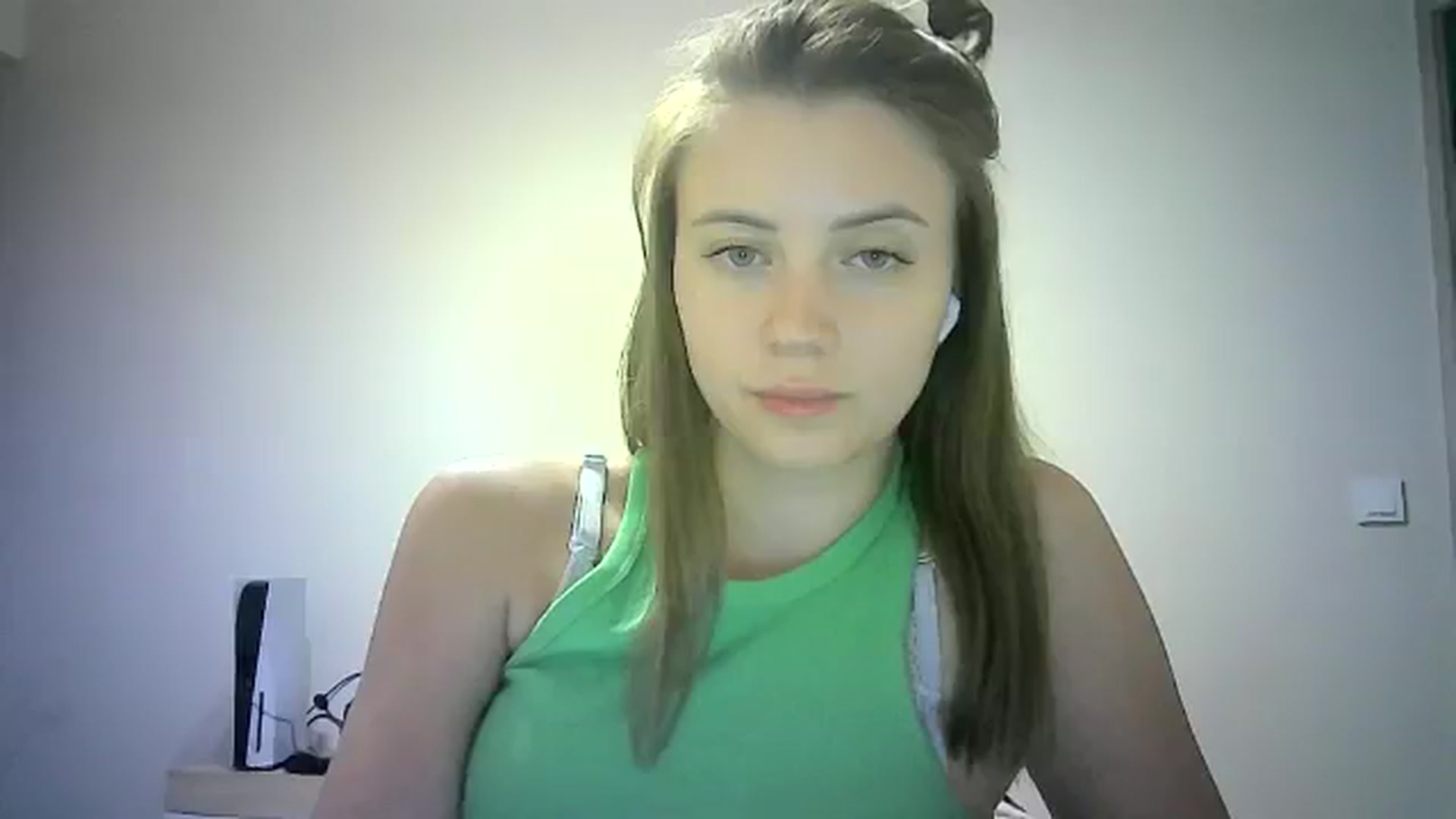 Gallery image thumbnail from Sulfate0's myfreecams stream on, 07/26/2024, 10:50 image 13 of 20