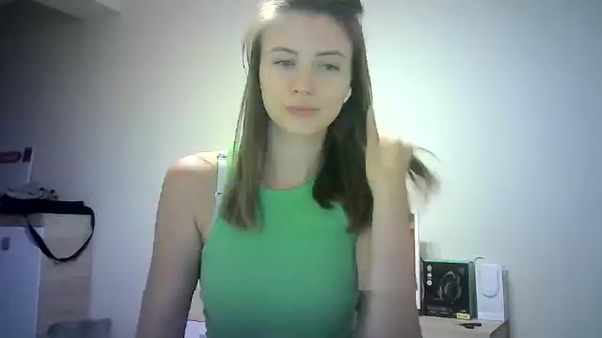 Gallery image thumbnail from Sulfate0's myfreecams stream on, 07/26/2024, 14:14 image 18 of 20