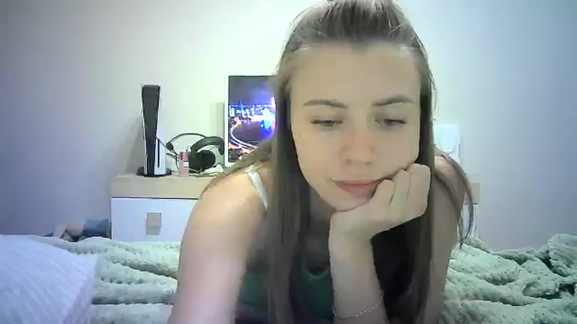 Gallery image thumbnail from Sulfate0's myfreecams stream on, 07/28/2024, 11:40 image 15 of 20