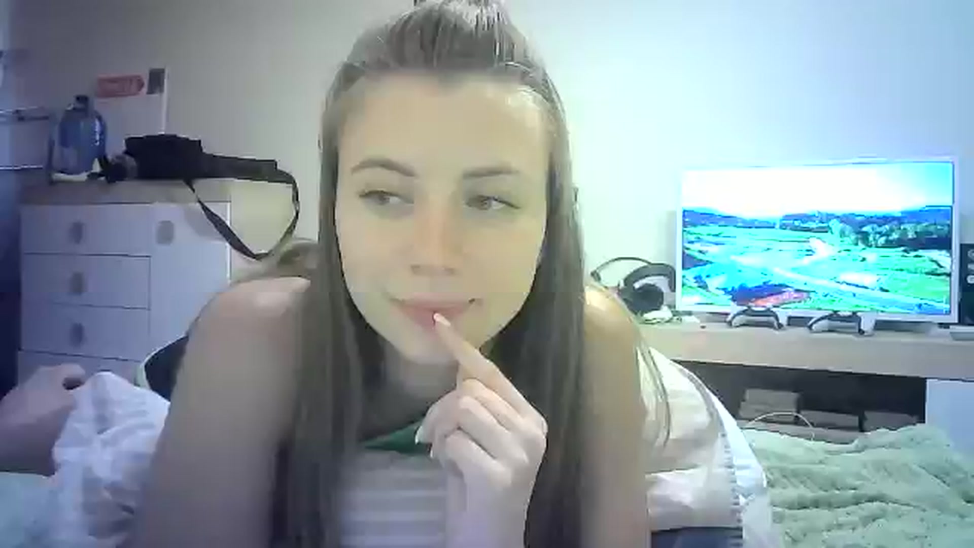 Gallery image thumbnail from Sulfate0's myfreecams stream on, 07/28/2024, 12:49 image 7 of 20