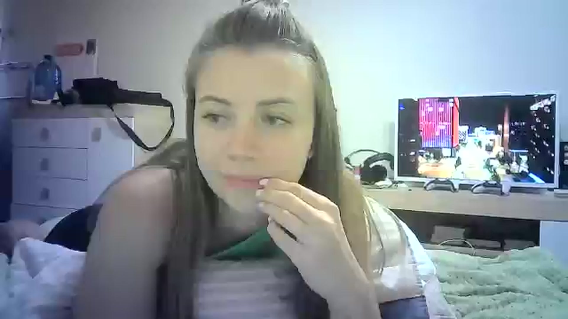 Gallery image thumbnail from Sulfate0's myfreecams stream on, 07/28/2024, 12:49 image 4 of 20